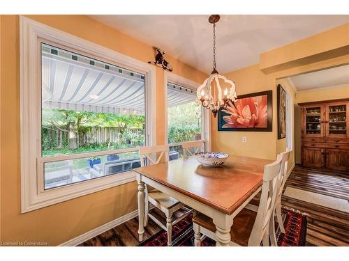 275 Canterbury Drive, Waterloo, ON - Indoor Photo Showing Dining Room