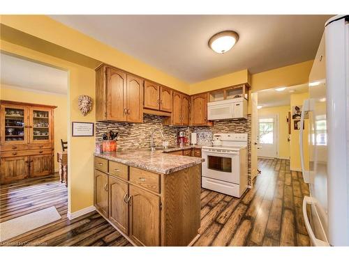 275 Canterbury Drive, Waterloo, ON - Indoor Photo Showing Kitchen