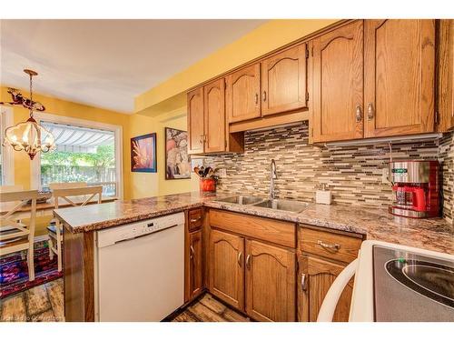 275 Canterbury Drive, Waterloo, ON - Indoor Photo Showing Kitchen With Double Sink