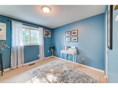 275 Canterbury Drive, Waterloo, ON - Indoor