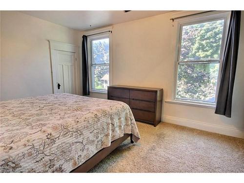 11 First Avenue, Brantford, ON - Indoor Photo Showing Bedroom