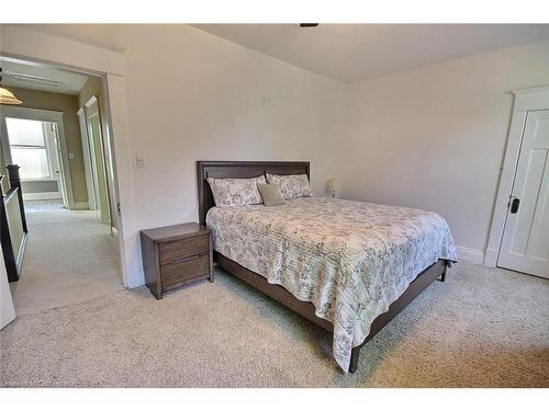 11 First Avenue, Brantford, ON - Indoor Photo Showing Bedroom