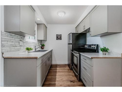 2-165 Green Valley Drive, Kitchener, ON - Indoor Photo Showing Kitchen