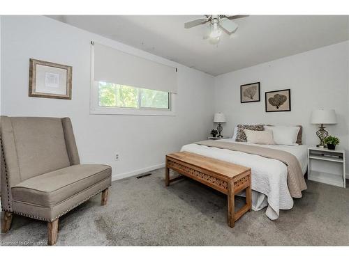 2-165 Green Valley Drive, Kitchener, ON - Indoor Photo Showing Bedroom