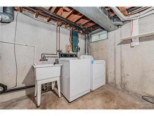 2-165 Green Valley Drive, Kitchener, ON - Indoor Photo Showing Laundry Room