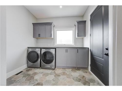 85 Crestview Drive, Komoka, ON - Indoor Photo Showing Laundry Room