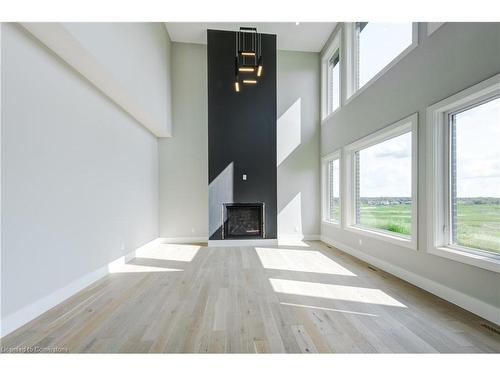 85 Crestview Drive, Komoka, ON - Indoor With Fireplace