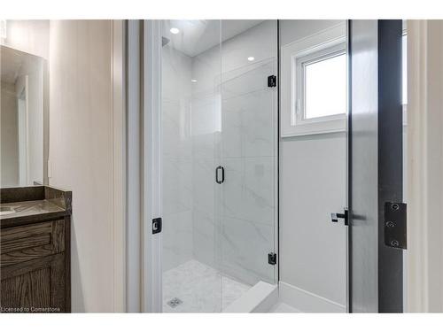 85 Crestview Drive, Komoka, ON - Indoor Photo Showing Bathroom