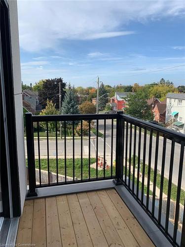 46-99 Roger Street, Waterloo, ON - Outdoor With View