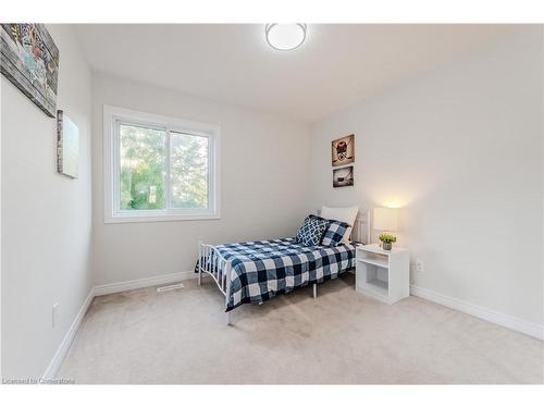 498 Doon South Drive, Kitchener, ON - Indoor Photo Showing Bedroom