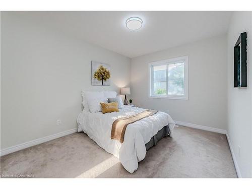 498 Doon South Drive, Kitchener, ON - Indoor Photo Showing Bedroom