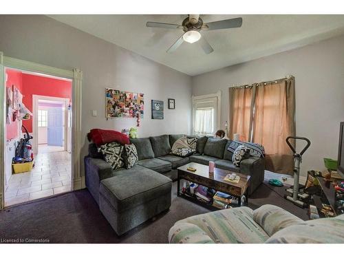 21 Usher Street, Brantford, ON - Indoor Photo Showing Living Room