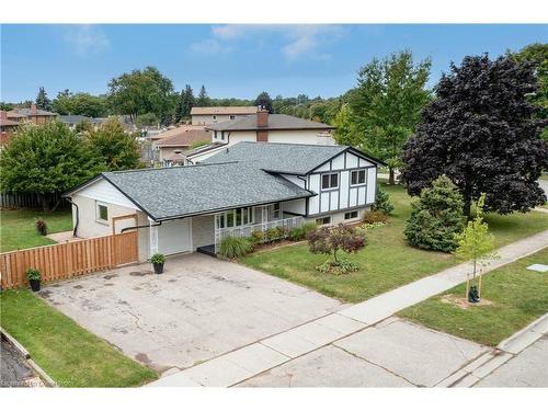 4 Countryside Crescent, Kitchener, ON - Outdoor