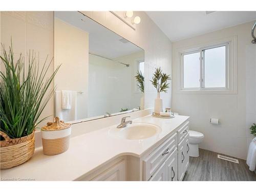 4 Countryside Crescent, Kitchener, ON - Indoor Photo Showing Bathroom