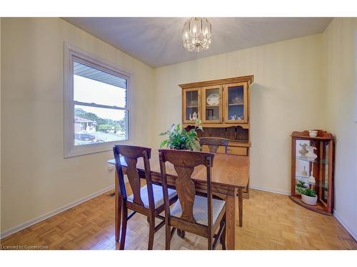 95 Hillsborough Crescent, Kitchener, ON - Indoor Photo Showing Dining Room