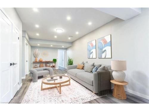 412 Guelph Avenue, Cambridge, ON - Indoor Photo Showing Living Room