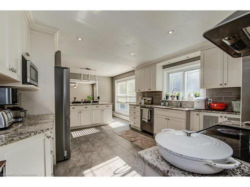 1150 Brantford Highway, Cambridge, ON - Indoor Photo Showing Kitchen With Upgraded Kitchen