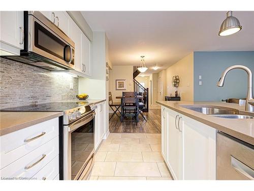 29 Arbourview Crescent, Kitchener, ON - Indoor Photo Showing Kitchen With Double Sink