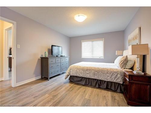 29 Arbourview Crescent, Kitchener, ON - Indoor Photo Showing Bedroom