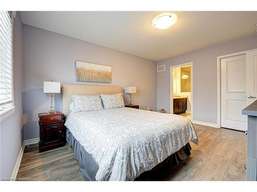 29 Arbourview Crescent, Kitchener, ON - Indoor Photo Showing Bedroom