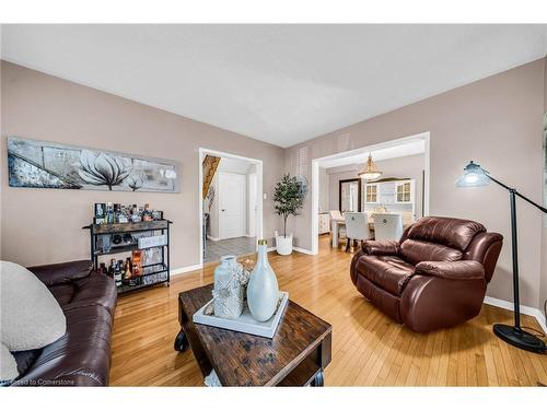 2 Pilgrim Place, Brampton, ON - Indoor Photo Showing Living Room