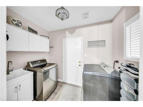 2 Pilgrim Place, Brampton, ON - Indoor Photo Showing Laundry Room