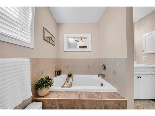 2 Pilgrim Place, Brampton, ON - Indoor Photo Showing Bathroom