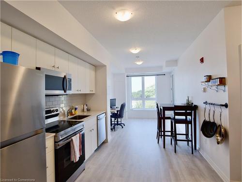 407-101 Golden Eagle Road, Waterloo, ON - Indoor Photo Showing Kitchen