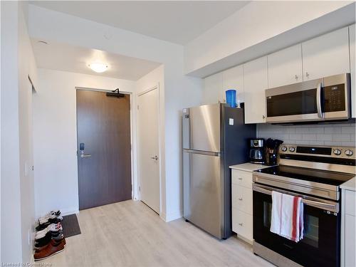 407-101 Golden Eagle Road, Waterloo, ON - Indoor Photo Showing Kitchen