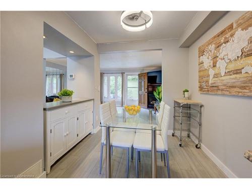 34-206 Green Valley Drive, Kitchener, ON - Indoor Photo Showing Dining Room