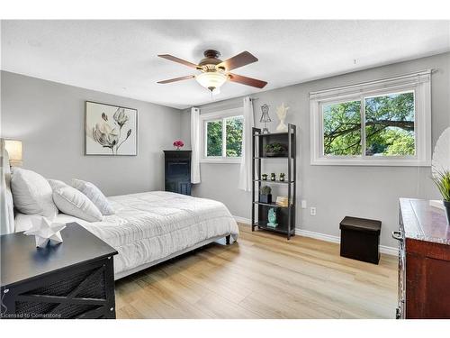 34-206 Green Valley Drive, Kitchener, ON - Indoor Photo Showing Bedroom