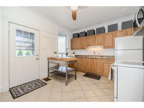 70 Beverly Street, Cambridge, ON - Indoor Photo Showing Kitchen