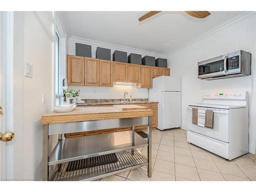 70 Beverly Street, Cambridge, ON - Indoor Photo Showing Kitchen