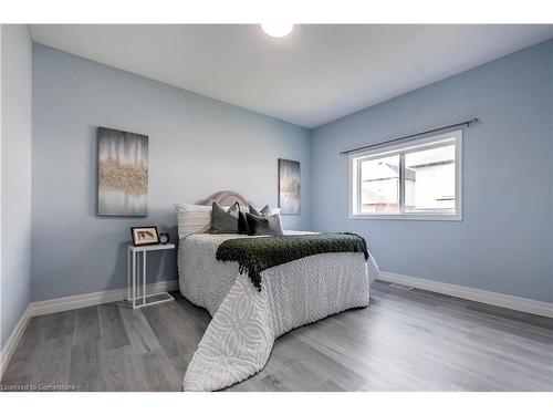 217 Watervale Crescent, Kitchener, ON - Indoor Photo Showing Bedroom