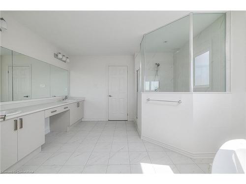 123 Rea Drive, Fergus, ON - Indoor Photo Showing Bathroom