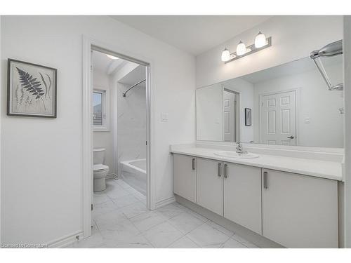 123 Rea Drive, Fergus, ON - Indoor Photo Showing Bathroom