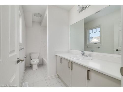 123 Rea Drive, Fergus, ON - Indoor Photo Showing Bathroom