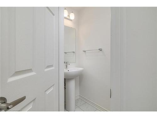 123 Rea Drive, Fergus, ON - Indoor Photo Showing Bathroom