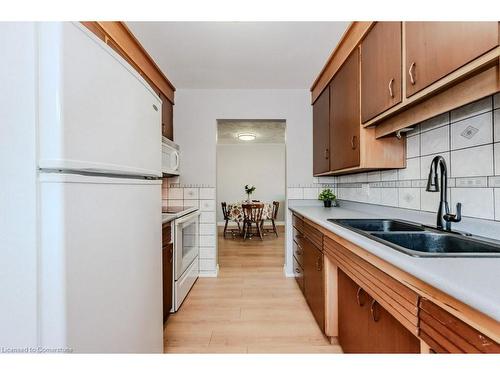 199 Fourth Avenue, Kitchener, ON - Indoor Photo Showing Kitchen With Double Sink