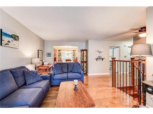 93 Cindy Avenue, Cambridge, ON - Indoor Photo Showing Living Room