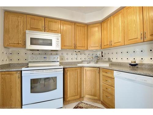 611-237 King Street W, Cambridge, ON - Indoor Photo Showing Kitchen