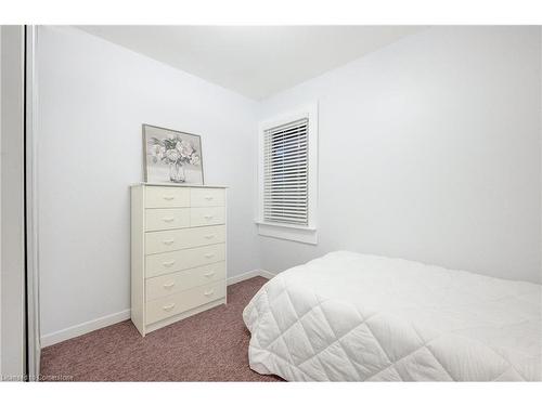 202 Queensdale Avenue, Toronto, ON - Indoor Photo Showing Bedroom