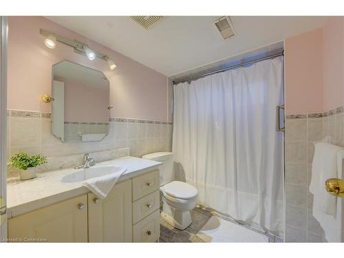 202 Queensdale Avenue, Toronto, ON - Indoor Photo Showing Bathroom