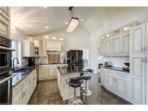 9617 Currie Road, Dutton, ON - Indoor Photo Showing Kitchen With Double Sink