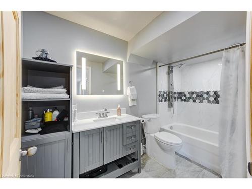 9617 Currie Road, Dutton, ON - Indoor Photo Showing Bathroom