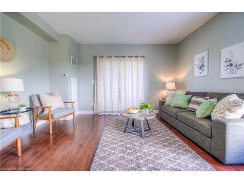 311-170 Water Street N, Cambridge, ON - Indoor Photo Showing Living Room