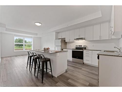 207-88 Gibson Street, Ayr, ON - Indoor Photo Showing Kitchen