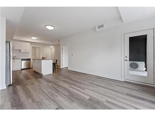 207-88 Gibson Street, Ayr, ON - Indoor Photo Showing Kitchen