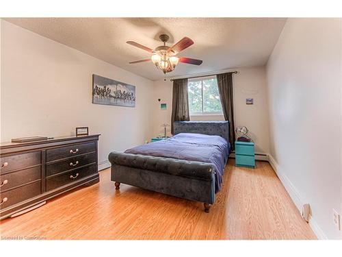 406-944 Caledonian View, Cambridge, ON - Indoor Photo Showing Bedroom