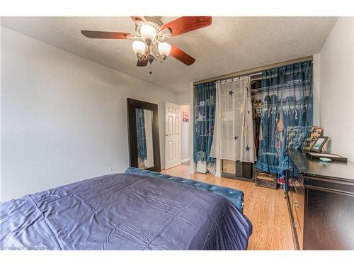 406-944 Caledonian View, Cambridge, ON - Indoor Photo Showing Bedroom